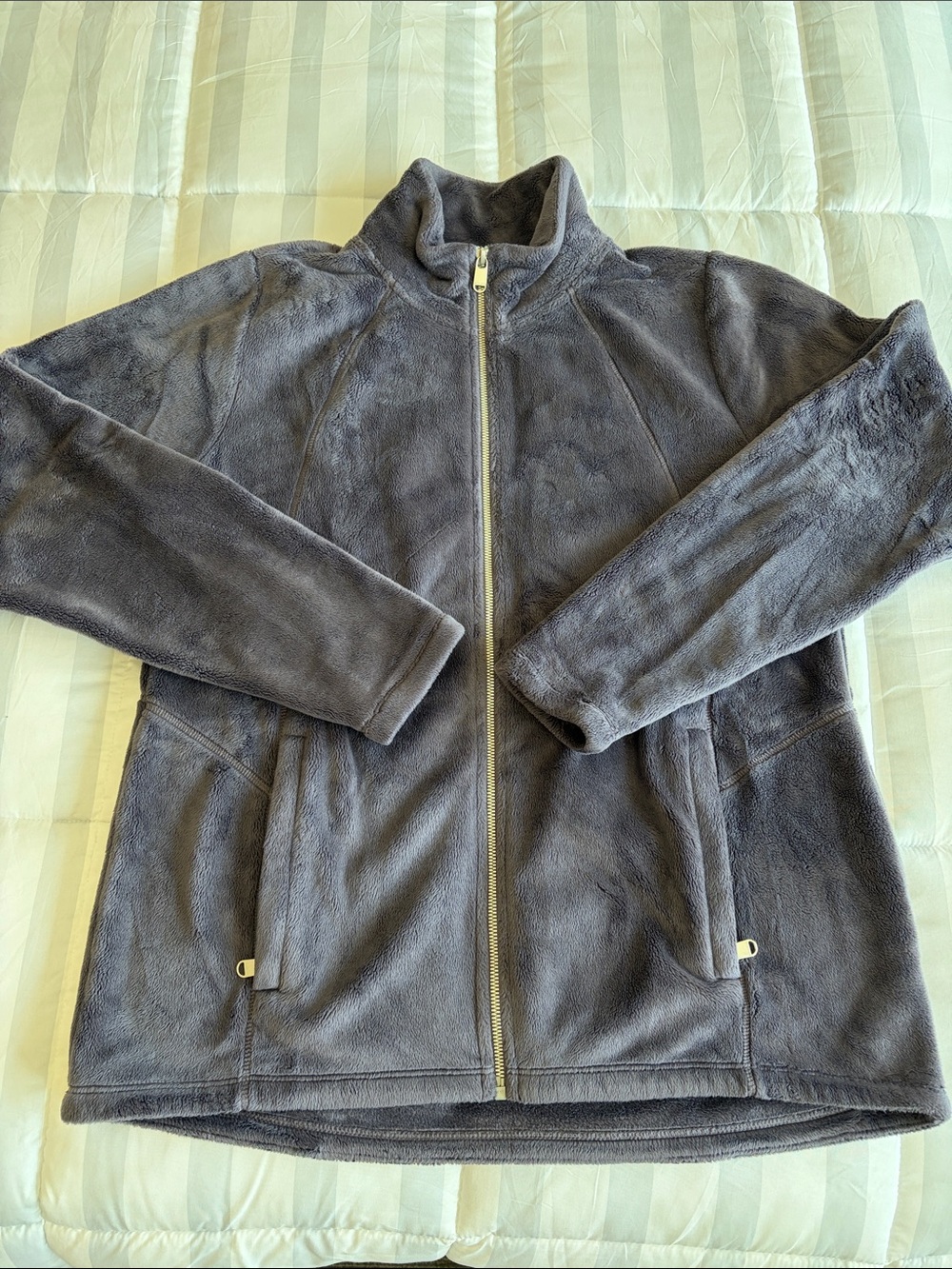 Athleta Women’s Fluffy Yarn Fleece Zip Front Jacket, size large, dusty purple